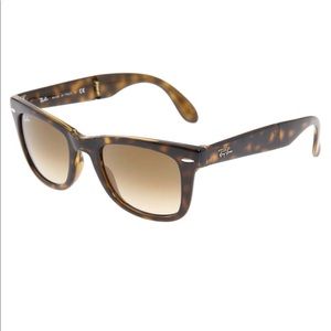 Ray-Ban Foldable Wayfarer In Tortoise Shell
